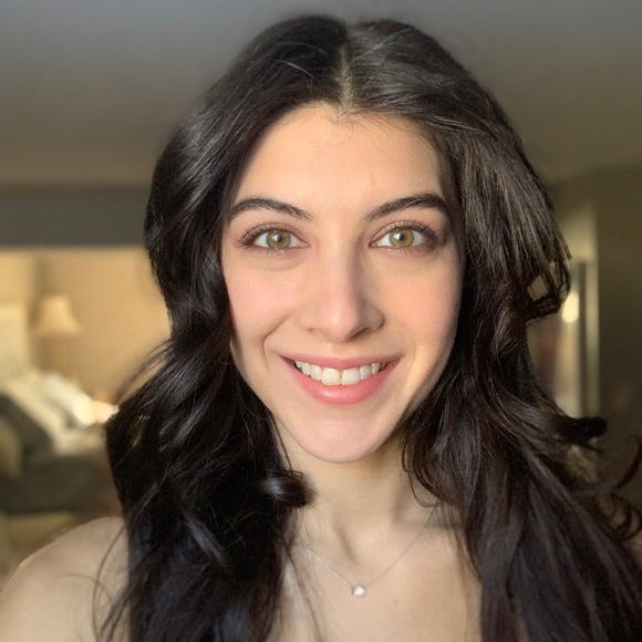 Meet your Posher, Crystal - Picture 1 of 2